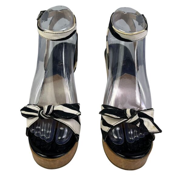 Michael Kors Wedge Woody Sandals Size 6.5 White Black Bow Ankle Strap - Picture 2 of 13